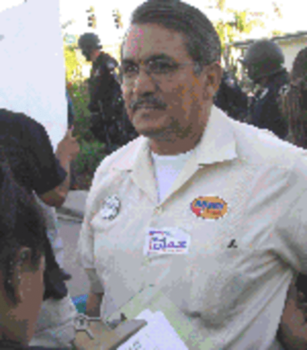 rosalio-munoz-4.gif