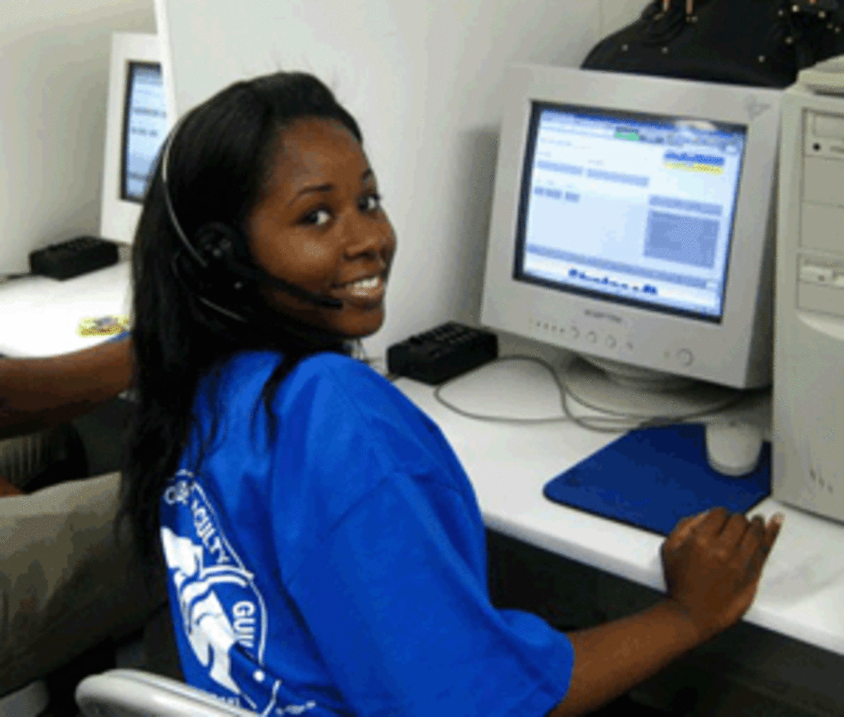 delloro-student-phonebanker-1.gif