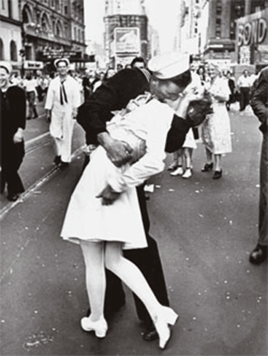 v-j day in times square kiss photo. Times Square on V-J Day.