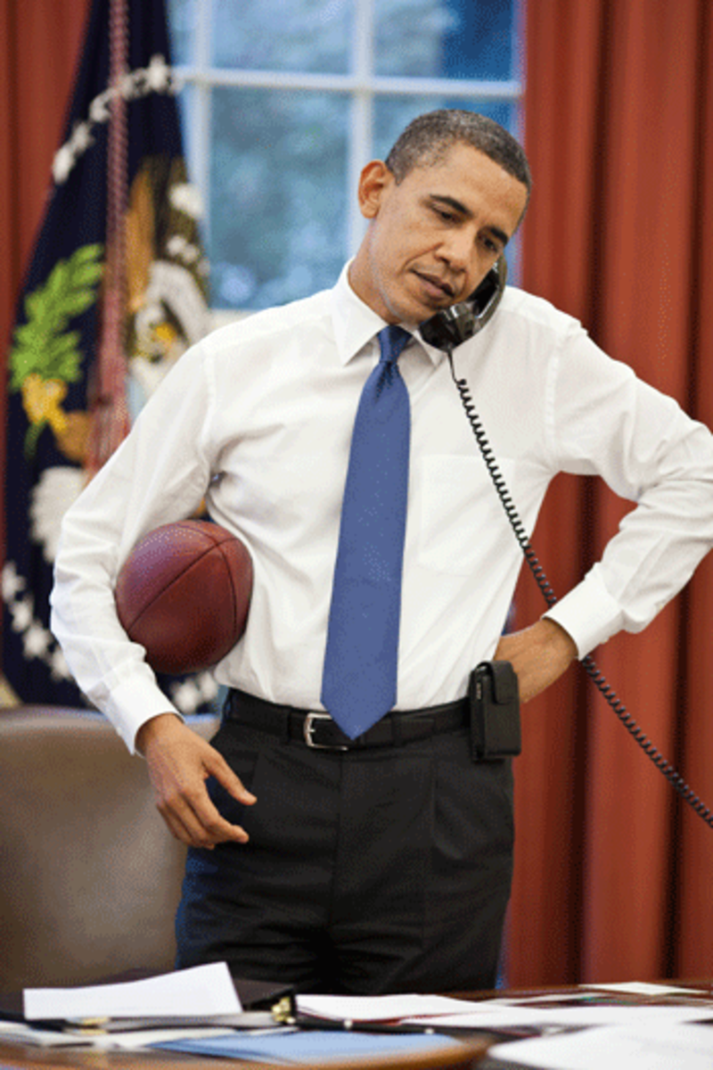 obama football photo obama football Obama Looking Like a Champ
