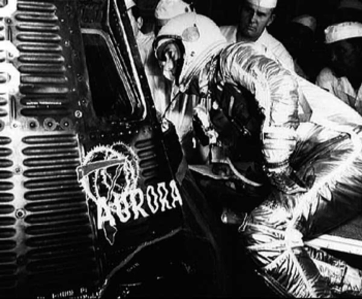 mercury 2 From Moon Landings to the F 22: How War Profiteering Dulled Americans Technical Edge 