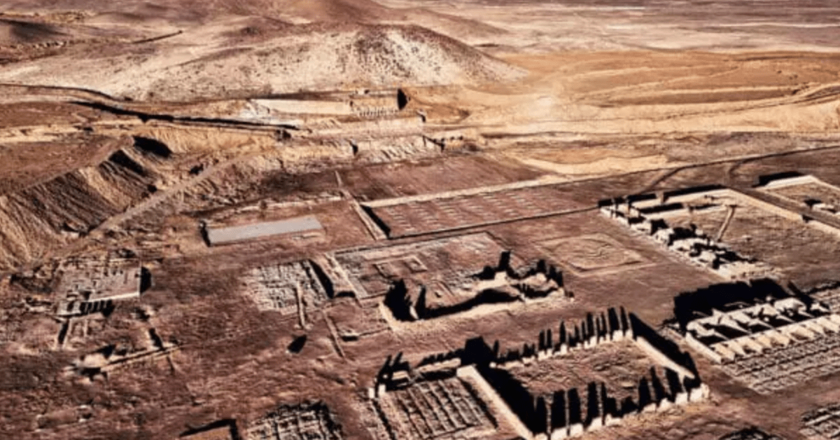 Exploring Chile’s Atacama Desert: Ghost Towns and Geoglyphs - LA ...
