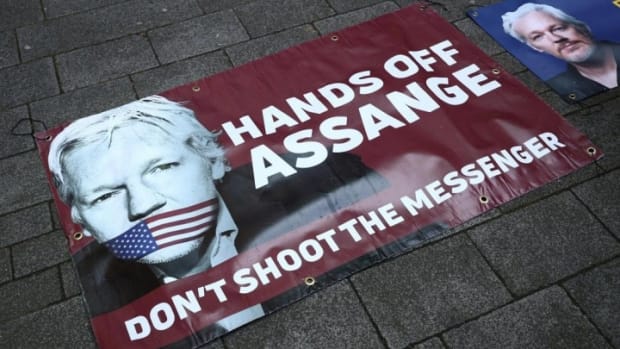 Assange Supporters Demand Release