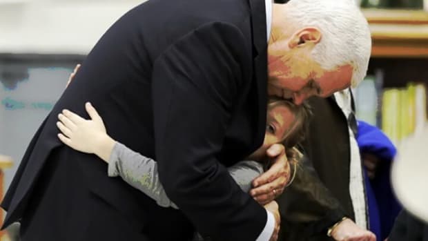 Mike Pence Praying