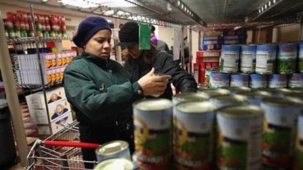 Harlem residents choose free groceries at the Food Bank For New York City
