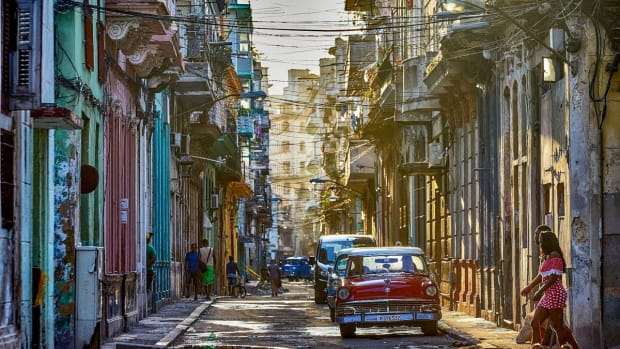 cuban street 1200