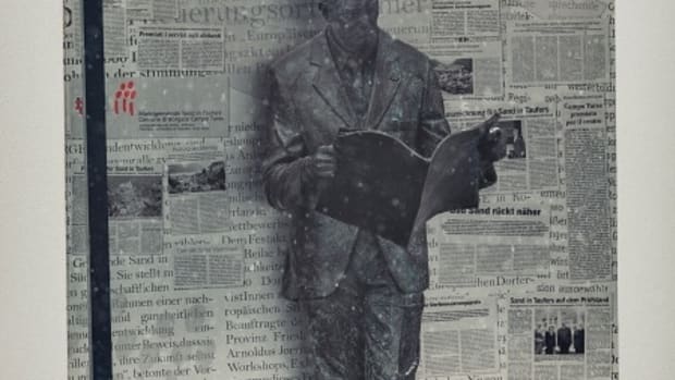 newspaper-reading-450