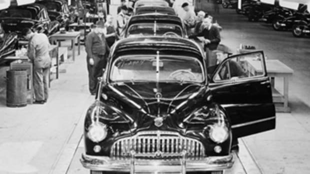 Buick assembly line, 1950 (Photos Philip Gendreau)