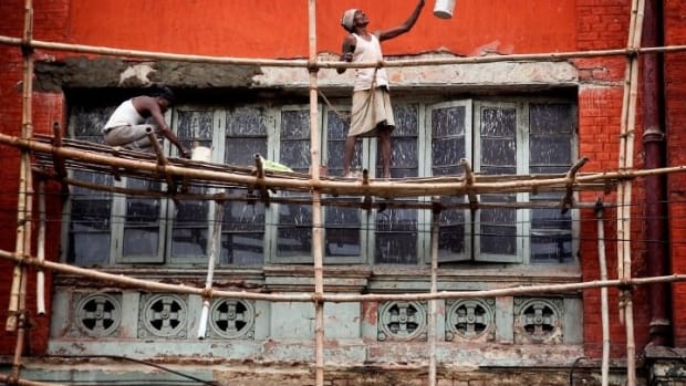 Bamboo scaffolding in a bulding site, Calcutta Kolkata India