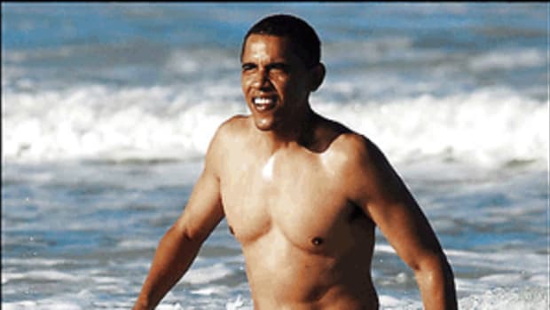 obama_hawaii_swimming.gif