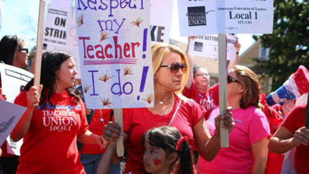 chicago-teachers-signs-wide
