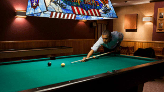 obama playing pool