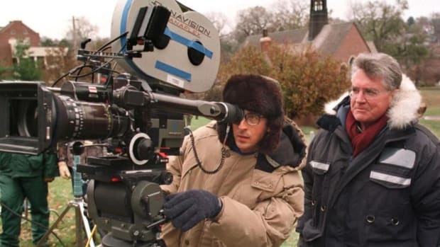 Alexander Payne operating a camera while filming a movie. (Photo Courtesy of Alexander Payne )