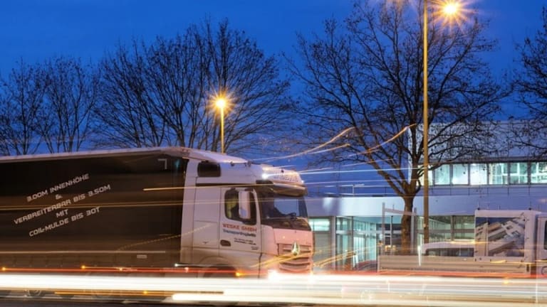 7 Tips to Stay Safe While Driving Near Commercial Vehicles