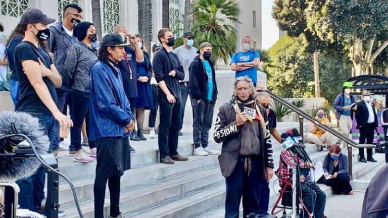Los Angeles Uses Heavy-Handed Tactics in Clearing Homeless Camp