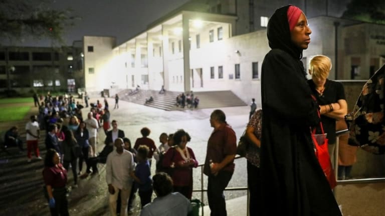Polling Place Bottleneck Delays As They Open