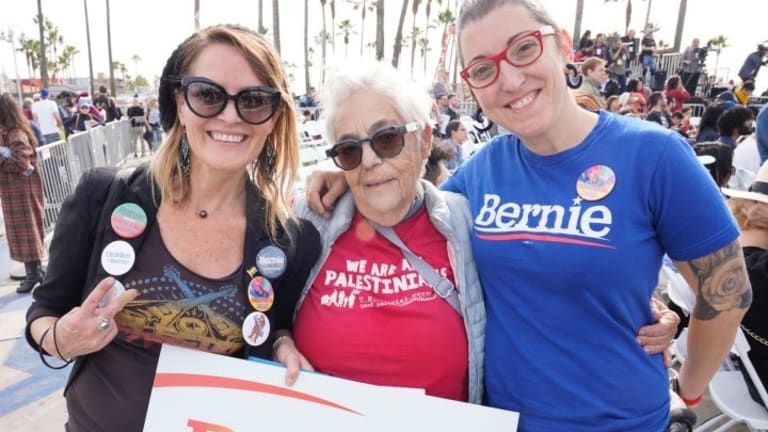 Why Corporate Media and ‘Moderate’ Democrats Defend the Oligarchy Against Bernie Sanders