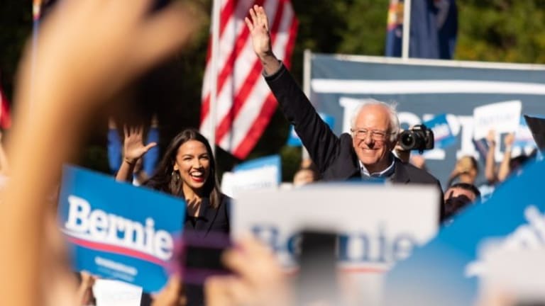 By Trying to Silence Bernie, Corporate Media De-Legitimize Themselves