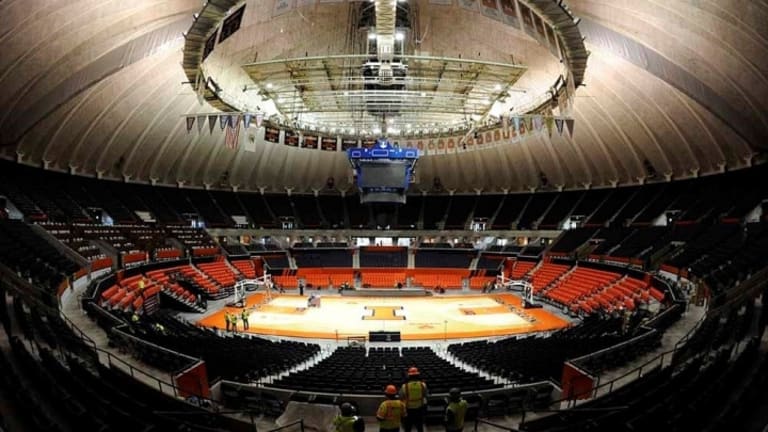 Sports Arenas Provide American Voting Solution