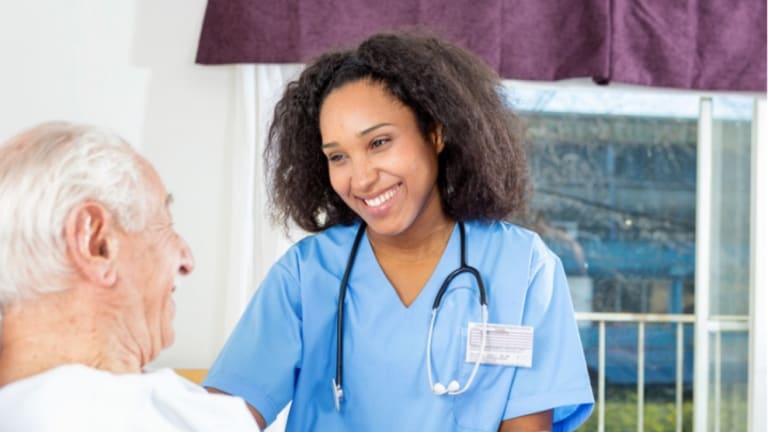 5 Amazing Benefits of Pursuing a Career in Nursing