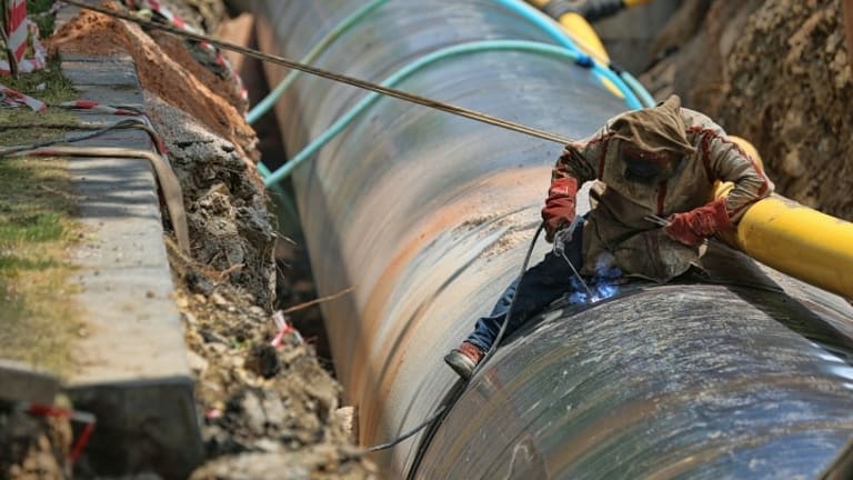 Michigan Gov. Whitmer Shuts Down Pipeline