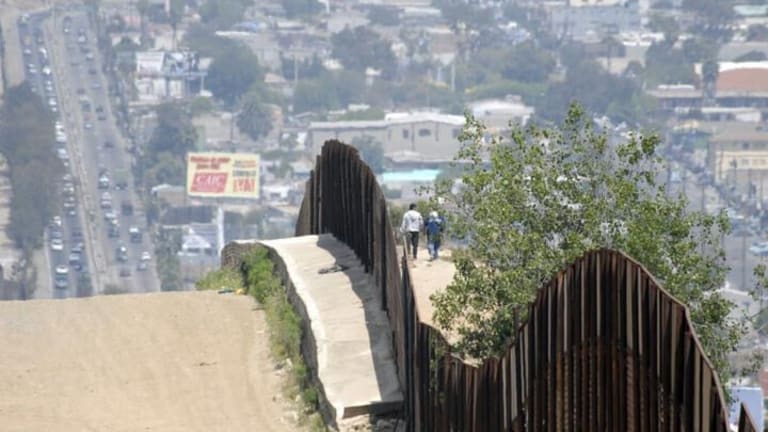 Trafficking Fiction: US Novelists on Mexico and Colombia