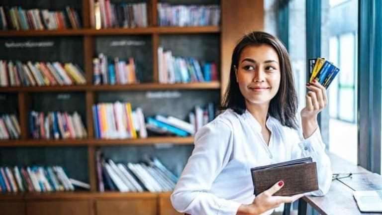 How to Build Your Credit History as a Newcomer to the U.S.