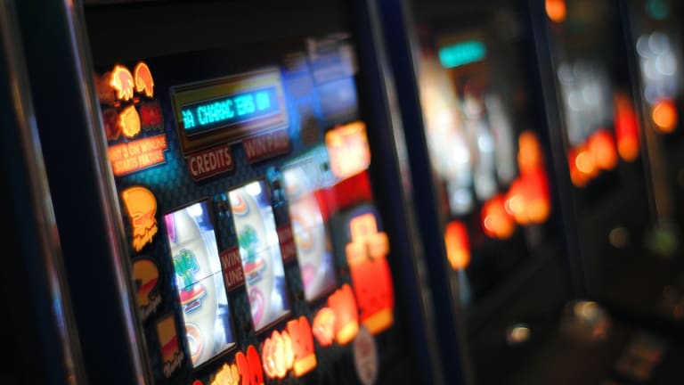 How to Have the Best First Experience with Online Slots