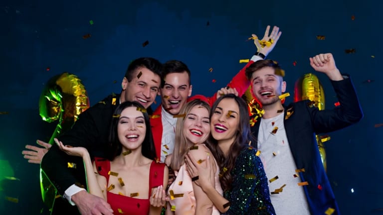 How to Host the Ultimate Winter Bash This Holiday Season