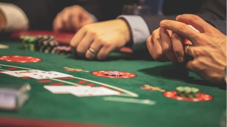 How Do Blackjack Tournaments Work?