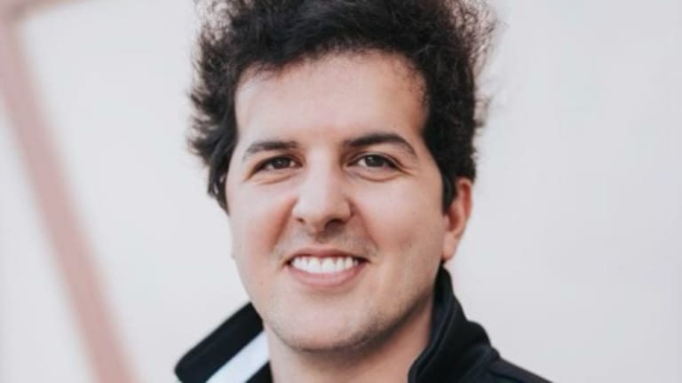 CEO of the Voyagers, Dimitri Fostinis Dives into the Industry of Live-Streaming