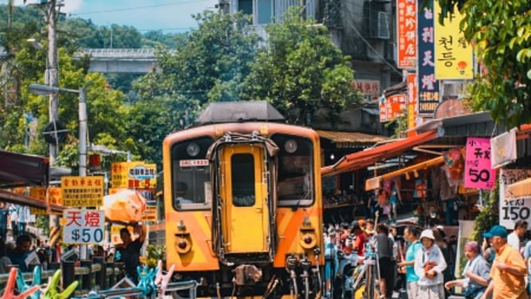 Avoiding War Over Taiwan