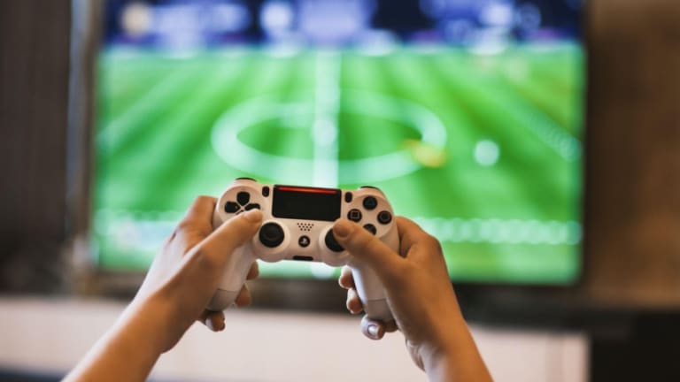 How Spending a Consistent Amount of Time Online Can Affect Your Life
