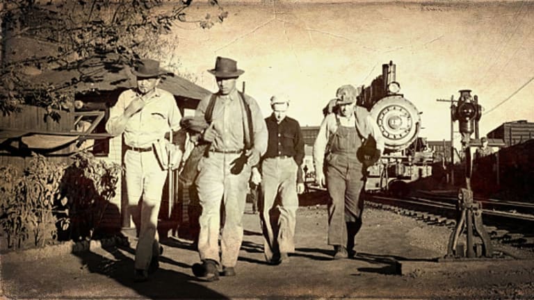 US Railroad Workers ‘Under The Thumb’