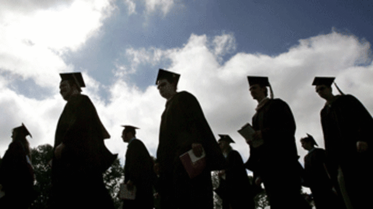 Bank Lending Frenzy Left Borrowers Buried in Student Debt