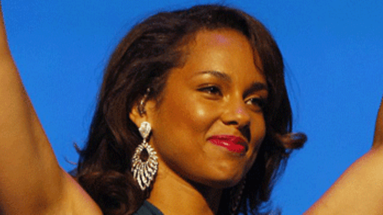 Alicia Keys Should Get a Divorce -- From Walmart