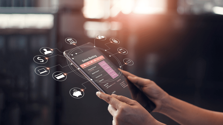 Mobile Banking Apps vs Crypto-Banks vs Traditional Banks: Facts, Pros, & Cons