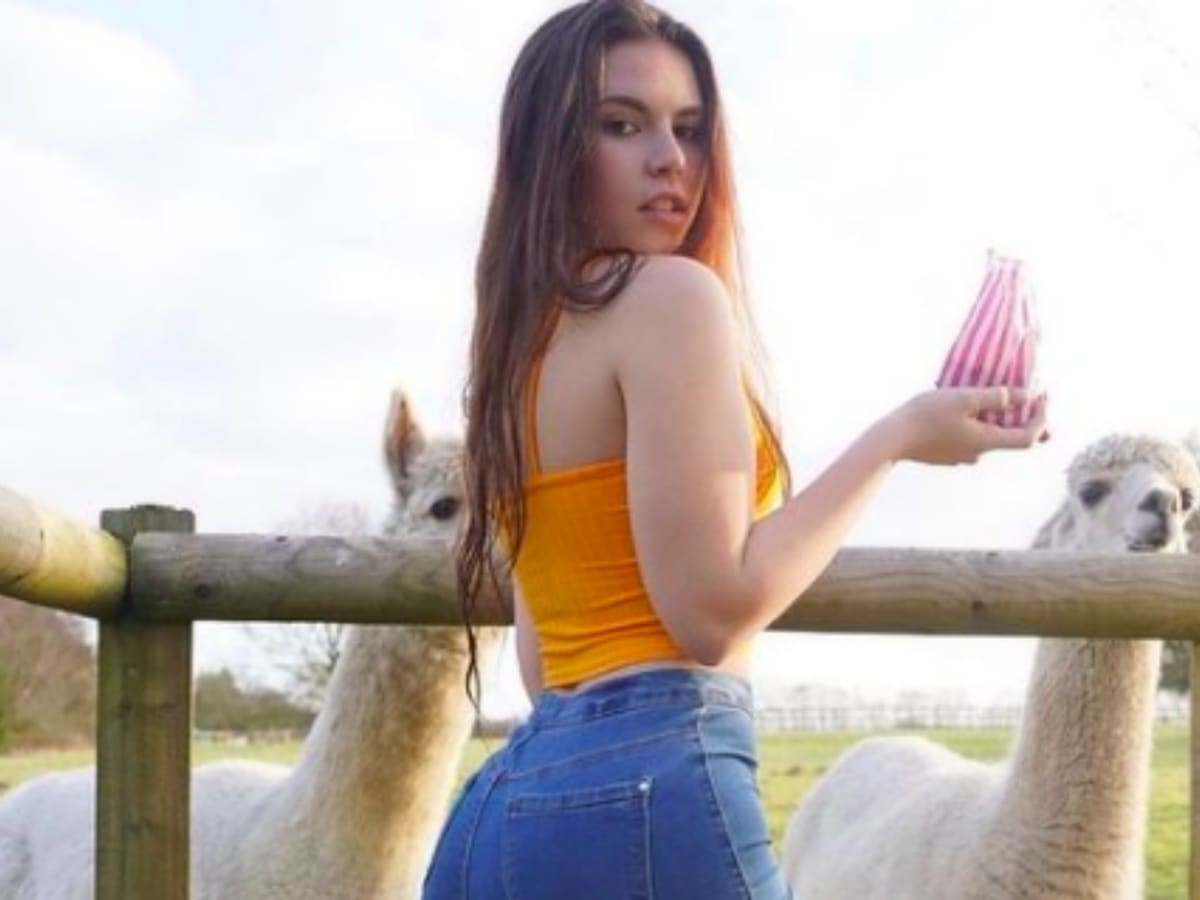 Alexis Laura