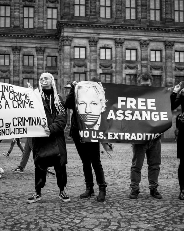 free assange 1200