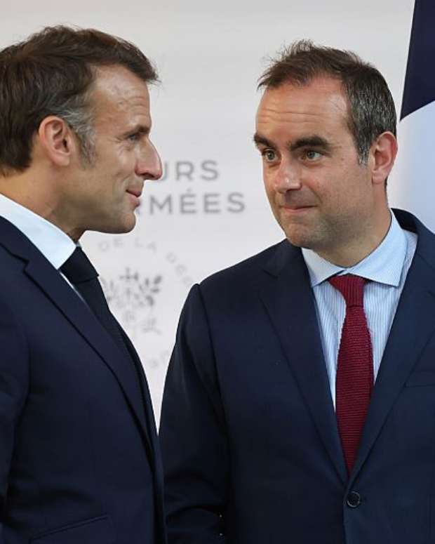 macron and friend 1200
