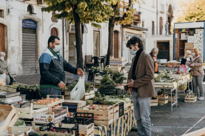 Community Nutrition Education in Public Spaces