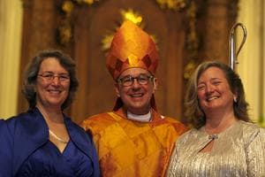 lesbina priests marry