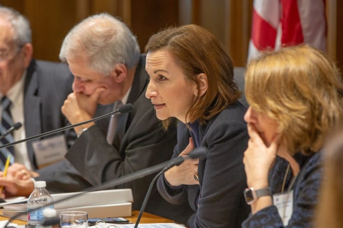 FDIC Chair Resigns