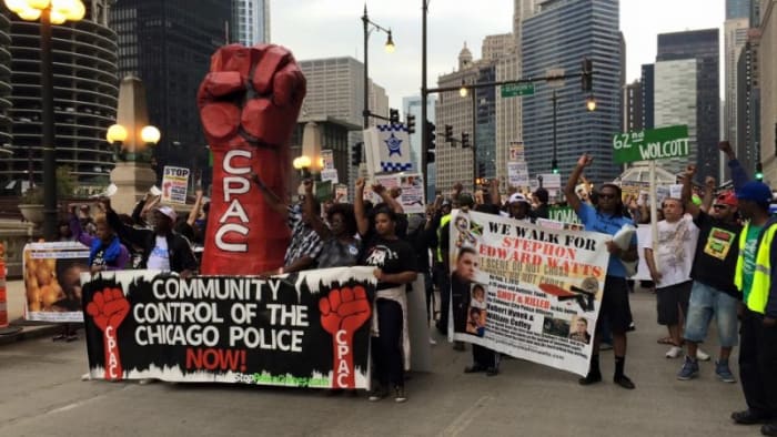 Community Control of Police, thousands in Chicago protest against police crimes. Photo by Monique in Fight Back News.