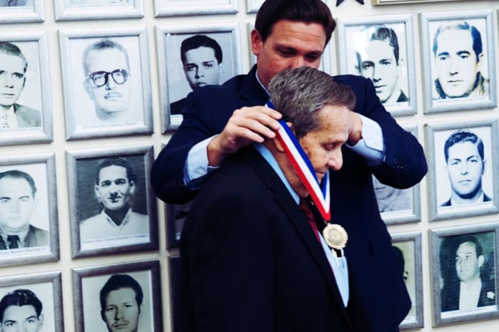 DeSantis Honors Che