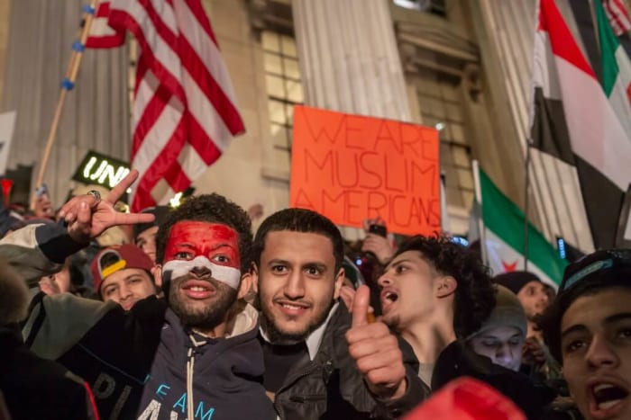 Demonstrators on the steps of Brooklyn Borough Hall during the historic Yemeni bodega strike. (Michael Nigro)