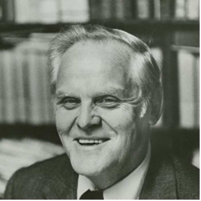 гэс холл коммунист сша. гэс холл tno. гас холл tno. гэс холл фото.