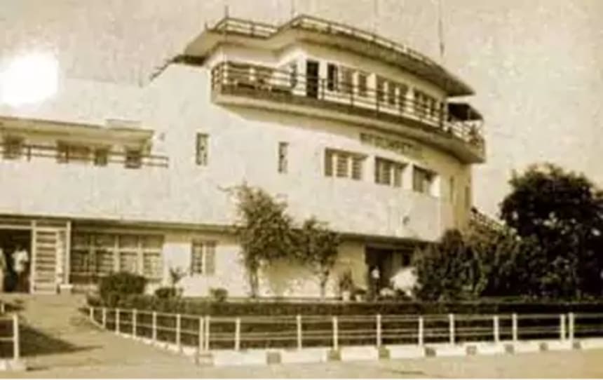Syed Akbar, Glorious history of civil aviation in Hyderabad stuck in air pocket, The Times of India, Aug. 16, 2017