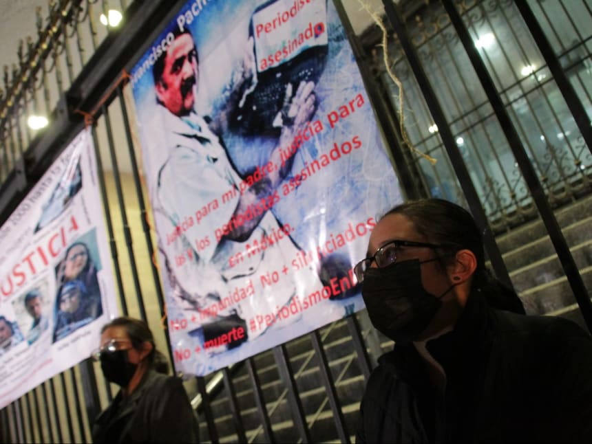 Pacheco’s wife, Verónica Romero, stands next to her daughter Priscilla during a protest for assassinated journalists outside SEGOB (Mexico’s interior affairs agency) on January 2022 in Mexico City. Photo by Axel Hernández