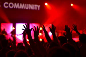 Progressive Faith Communities and Traditional Religion